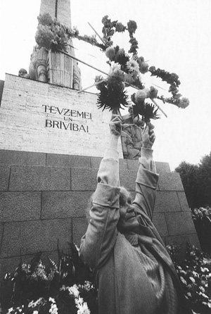 MIH3.JPG (60991 BYTES)