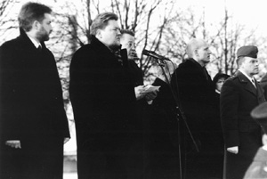 AVAD.JPG (22674 BYTES)