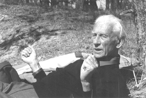 E1.JPG (31980 BYTES)