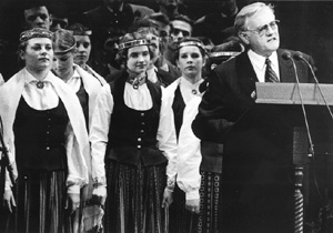 O1.JPG (30950 BYTES)