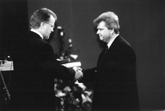 11.JPG (12440 BYTES)