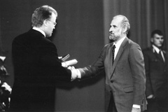 42.JPG (13928 BYTES)