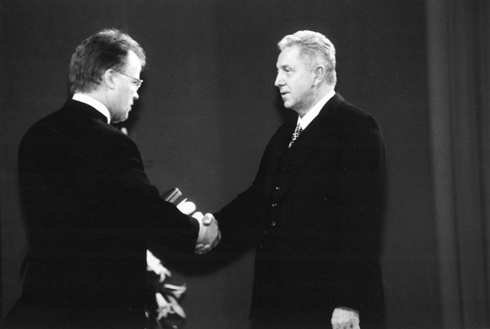 57.JPG (10949 BYTES)