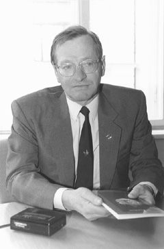 ULDENS.JPG (25373 BYTES)