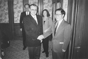 1U.JPG (25954 BYTES)