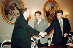 VALD1.JPG (33151 BYTES)