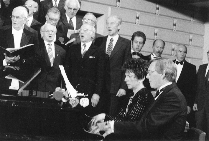 TEV1.JPG (119884 BYTES)