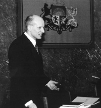 K15.JPG (19201 BYTES)