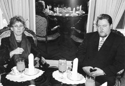 S2.JPG (24914 BYTES)