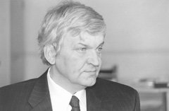 SS1.JPG (12144 BYTES)