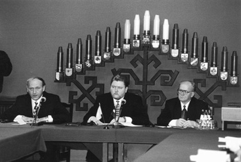 S3.JPG (34213 BYTES)