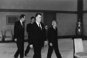 J1.JPG (19683 BYTES)