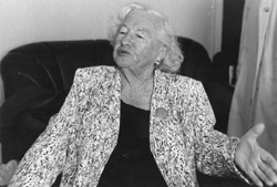 EB2.JPG (22422 BYTES)