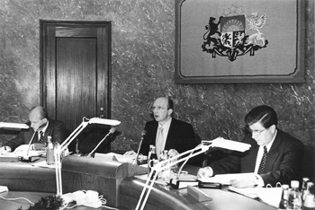 M1.JPG (43477 BYTES)