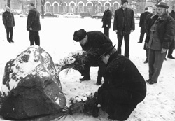 E3.JPG (25219 BYTES)