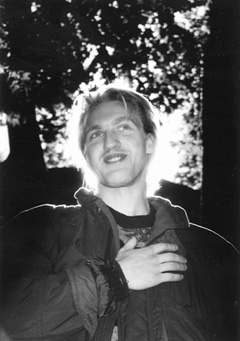 BI4.JPG (33499 BYTES)