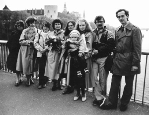 TIM.JPG (35693 BYTES)