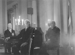 V4.JPG (16436 BYTES)