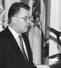 UU.JPG (21559 BYTES)