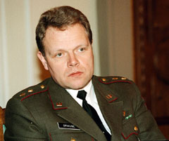 GRAUBE-R-LV.JPG (19614 BYTES)