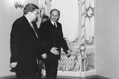 P2.JPG (16390 BYTES)