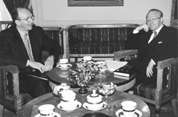 U1.JPG (23319 BYTES)