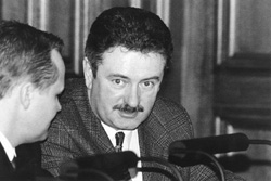 S7.JPG (19987 BYTES)