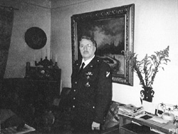 PO10.JPG (24128 BYTES)