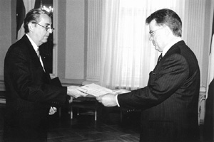 BB2.JPG (22106 BYTES)