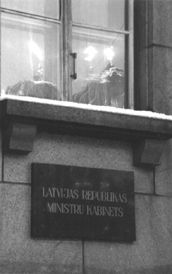 MK.JPG (32853 BYTES)