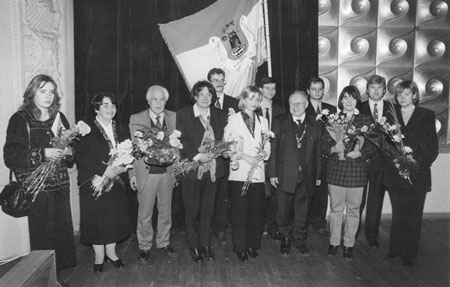 ZI4.JPG (34491 BYTES)