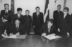 L2.JPG (18304 BYTES)