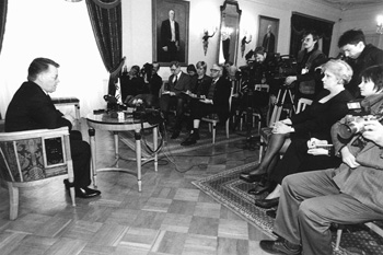 U2.JPG (40449 BYTES)