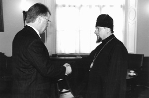 U1.JPG (18490 BYTES)