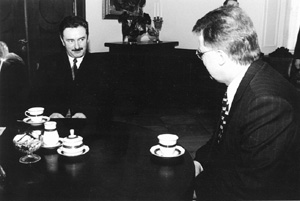 U2.JPG (22442 BYTES)