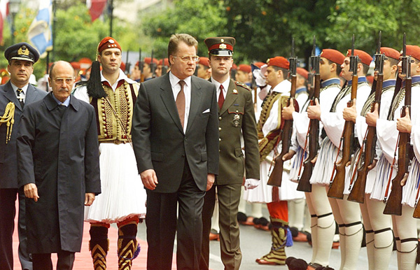 GRE.JPG (143631 BYTES)