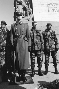 M4.JPG (45723 BYTES)