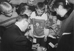 M13.JPG (21914 BYTES)