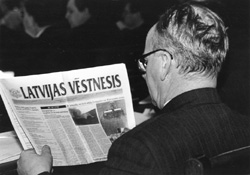 S8.JPG (19797 BYTES)