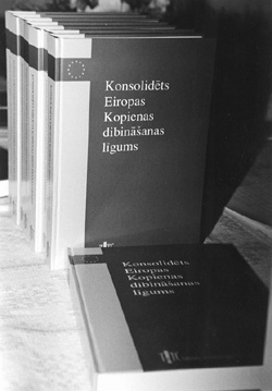 E1.JPG (27663 BYTES)