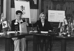 E4.JPG (21903 BYTES)