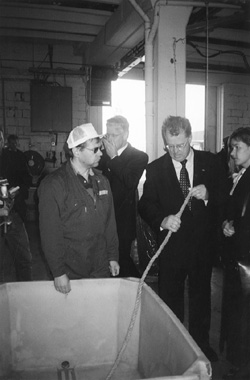 19.JPG (30438 BYTES)