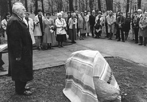 AB1.JPG (36010 BYTES)