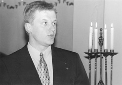 V10.JPG (16066 BYTES)