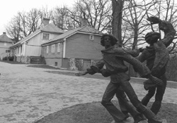 V4.JPG (26316 BYTES)