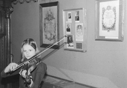 V7.JPG (17984 BYTES)