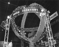 VI4.JPG (31180 BYTES)