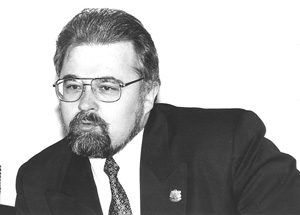 MAKAROVS.JPG (18684 BYTES)