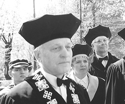 U1.JPG (33023 BYTES)