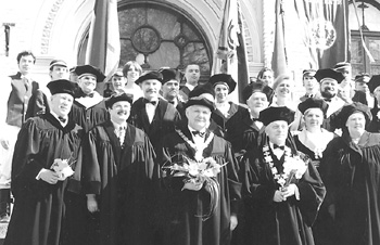 U3.JPG (44847 BYTES)